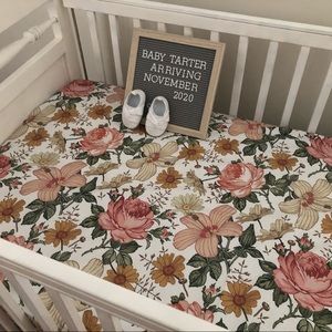 Vintage floral crib sheet